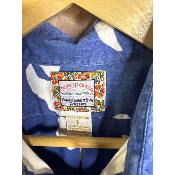 Reyn Spooner Blue White Floral Pattern
 Button Down Aloha Shirt Men Size Large - Picture 5 of 5